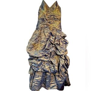 VINTAGE green/gold metallic puffed layers  photos do not cover the beauty NWT